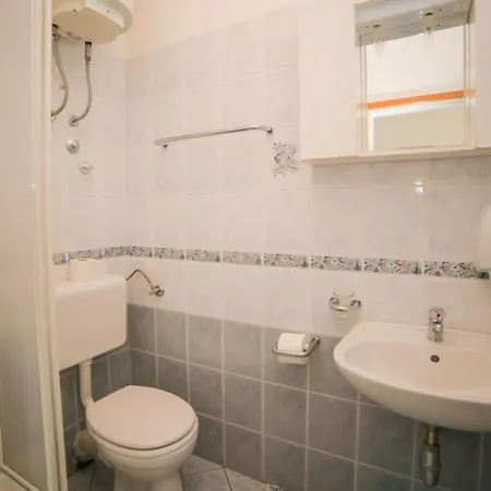 By The Sea Brist, Makarska - 18096 Apartment *