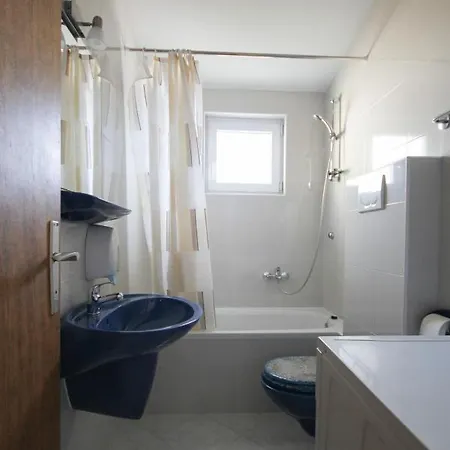 Apartment By The Sea Brist, Makarska - 18096 *
